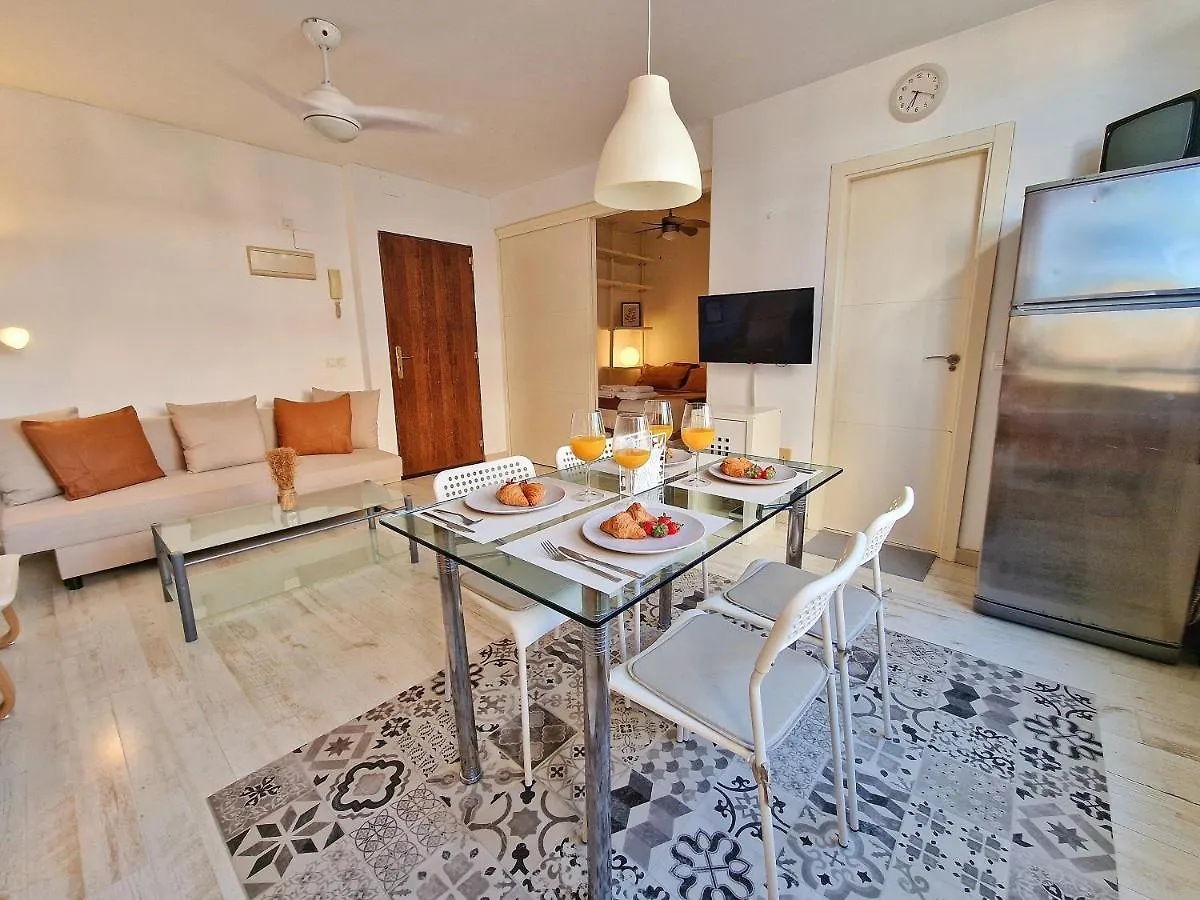 Confortable Apartamento En El Centro De Torremolinos Con Parking Apartment
